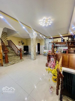 bán biệt thự quận 8 có hầm chứa 3 oto, sát võ văn kiệt, ngang 8m, hầm + 4 tầng, 5pn6wc chỉ 13.5t