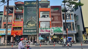 bán nhà mặt tiền đường 3 tháng 2, quận 10. dt: 4.2*28m, nh. kc: 4 tầng. hđt: 88 tr/tháng