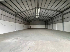 kho xưởng thủ dầu, 600m giá 20tr, đường nhựa tải, có ba pha