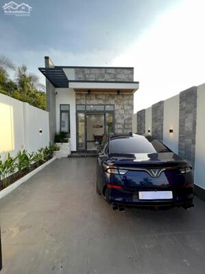 NHÀ MỚI XÂY CÓ NỘI THẤT ĐẦY ĐỦ GẦN CỔNG SAU KCN TÂN HƯƠNG