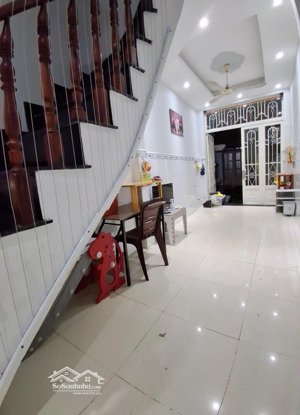 cho thuê nhà nguyên căn mát mẻ hẻm 92 xvnt, p. 21, q. bình thạnh sát bên q1
