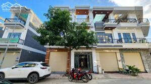 Bán căn nhà sổ hồng riềng ngay trung tâm thành phố Tân Uyên Bình Dương