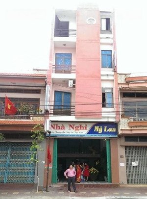 chính chủ cho thuê khách sạn mini 2 mặt tiền đường chương dương - quy nhơn