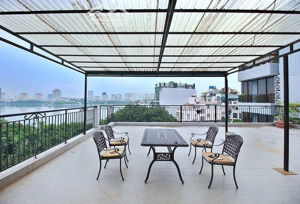 hồng gia tuệ chuyên cho thuê căn hộ cao cấp 268m tầng 6 view hồ tây cực đẹp