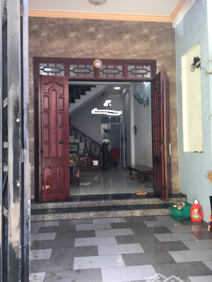 cho thuê nhà (tầng 2) gồm 1 sân thượng, 2 phòng ngủ, 1 toilet, nhà thoáng mát, thuận an, bình dương