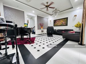nhà đường hồ văn huê 8x20m trệt 3 lầu cho thuê