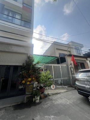 bán lô đất 2 mặt tiền đường hồ bá phấn, gần ngay ga metro phước long 6,1 tỷ thương lượng. sổ sẵn