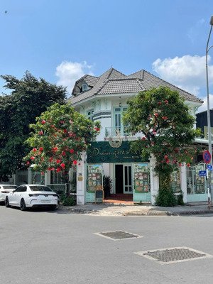 biệt thự góc 2mt kdc văn minh,an phú, quận 2
