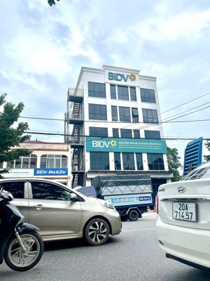 làn 02 của ql3 đất trung tâm phường ba hàng tp phổ yên. 320m2, mt 18m, giá chỉ 3.2 tỷ