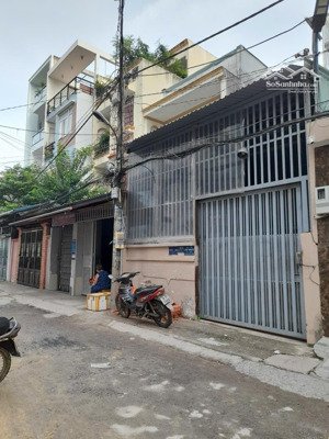 bán nhà cấp 4 đường nội bộ quốc hương, thảo điền, quận 2, dt 7.5x30m, gía 33.5 tỷ xây dựng 5 tầng