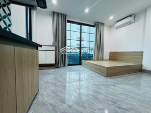 bán toà ccmn hoàng ngân, dt 80m x8 t mt 5m , 16pnkk, gpxd,pccc, thang máy, thoát hiểm, dt 90tr/th