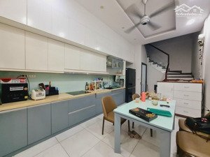 đống đa, nguyên hồng 50m2, 5 tầng, phân lô, ô tô. lh giang 0979388189