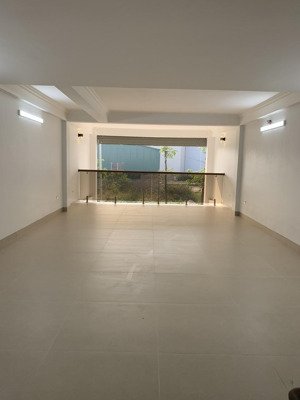 cho thuê nhà có thể làm văn phòng hoặc hộ gia đình ở