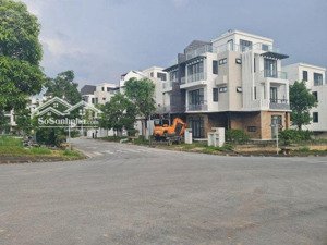 chính chủ cần bán bt góc dt 280m2, giá 50tr/m2. vị trí siêu đẹp , đường rộng. liên hệ: 0964588966