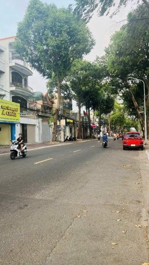 bán biệt thự đẹp tại phan đăng lưu, 38 tỷ, 600m2, nhiều tiện ích