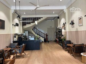 mặt bằng cách mạng tháng tám , thủ dầu một gần chợ , siệu thị 6,5x50m (324m2 )1tr1 lầu