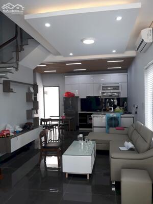 CHO THUÊ NHÀ 3 TẦNG – PHÙ HỢP LÀM VĂN PHÒNG, KINH DOANH HOẶC Ở