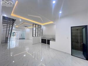 Cho thuê gấp nhà ngay trường đại học Việt Đức 80m2 2 tầng mới hoàn thiện giá rẻ