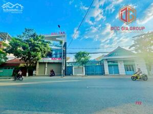 Bán nhà mặt tiền đường Cách Mạng Tháng 8 gần ngã tư cầu mới Hóa An sổ hồng 862m2 thổ cư giá 54 tỷ