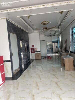 Bán khách sạn 5 tầng tại Khai Quang, Vĩnh Yên, Vĩnh Phúc. LH: 098.991.6263