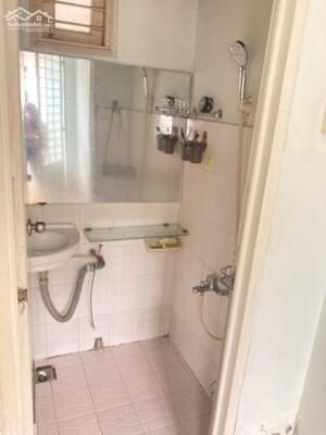 Cần cho thuê chung cư Bàu cát 2 Thang bộ 58m 2PN giá 7,5 triệu