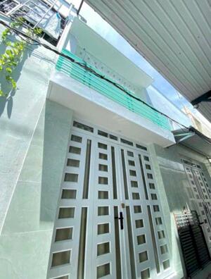 Nhà đẹp cạnh bến Ninh Kiều
