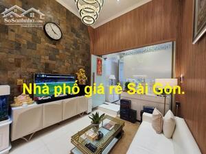 Nhà HXH hạ chào 1,5 tỷ, Nguyễn Trãi, Nguyễn Cư Trinh, Q1, 64m2, 2 tầng.