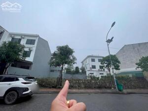 Bán lô 140m2 bìa cá nhân, thuộc Dự Án Phú Thọ, Sân Bay Vinh