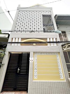 Nhà lầu đẹp nằm kế bên siêu thị Lotte Cần Thơ