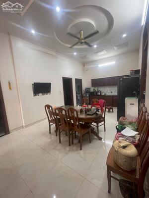 Cho thuê nhà vườn Tân Phong DT200m2,Pin năng lượng mặt trời, hồ cá coi