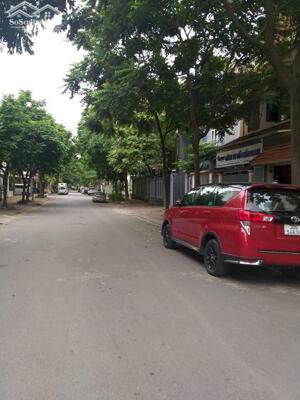 và căn có diên tích 60/72 m2 mặt tiền 5 m, nhà 7 tầng thang máy hai mặt ngõ thoáng trước sau, nhà được thiết kế tầng 2 phòng ngủ, wc, sđcc, giá bán 29,8 tỷ