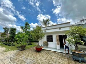 Nhà vườn nghỉ dưỡng xã Trung Lập Hạ, Củ Chi tổng dt 1700m2 có 300m2 thổ giá 10 tỷ
