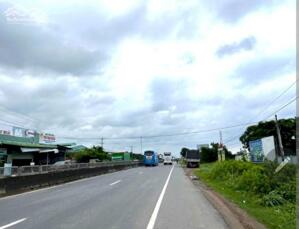 Cần bán 9 sào 3 thực tế 1 ha 5 đất cây lâu năm có sẵn thanh long Hàm Minh- Hàm Thuận Nam- Bình Thuận cách QL1A có 500m đường bê tông ô tô tận nơi.