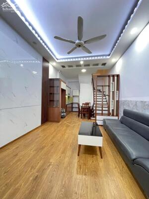 Bán nhà riêng phố Láng Hạ, Ba Đình, ngõ rộng sổ đỏ 33m2x5 tầng, 3pn, 6,8 tỷ