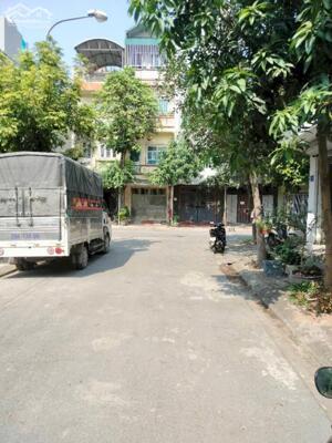 93 tr/m2, 63 m, đường ô tô, vãi bước ra Nguyễn Trãi, khu vực đông SV