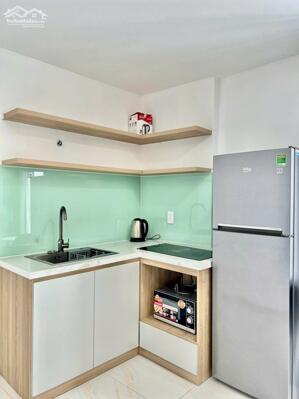 Căn hộ cho thuê ngay trung tâm quận 3, có cửa sổ, bancol đón nắng, rộng rãi