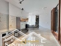 công viên lê văn tám 1 phòng ngủ + 1 phòng khách, cửa sổ lớn thang máy máy giặt riêng, gần bùi viện