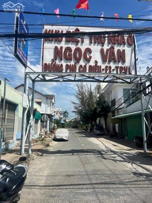 BÁN 8 CĂN NHÀ THÔ 1 TRỆT 1 LẦU (KHÁCH MUA VỀ TỰ HOÀN THIỆN THEO Ý THÍCH), KHU BIỆT THỰ NGỌC VÂN PHƯỜNG 3 VĨNH LONG