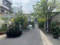 cần bán gấp đất nội khu phường thảo điền. dt(5x20m). cn: 100m2. gpxd: hầm, trệt 3 tầng. chỉ 12.5 tỷ