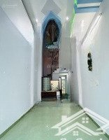 cho thuê nhà 1 trệt 2 lầu sân thượng 3pn 3wc. hẻm xe hơi 30 lâm văn bền