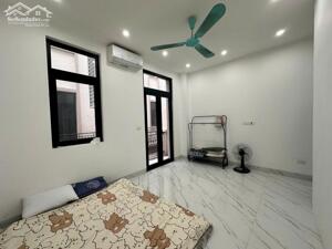 Cho thuê phòng giá rẻ trong biệt thự gần Vincom Vin2