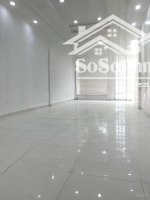 rẻ! căn nhà 120m2 độc lập nằm tầng 1 phù hợp gđ ở và kd, xưởng may, sản xuất hàng, sát chợ tân bình