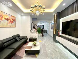BÁN NHÀ NGUYỄN TRÃI - PHÂN LÔ VIP - Ô TÔ ĐỖ CỬA
