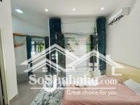 căn phòng ban công lớn thoáng mát đầy ánh sáng và gió trời tự nhiên gần đường cao thắng, q3