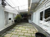 cho thuê nhà để làm kho hoặc làm văn phòng. dt: 150m2 giá 10tr tl. sân rộng, xe tải vào tận cửa.