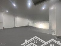cần cho thuê văn phòng đẹp tọa lạc, mt cao thắng, q3, dt 100m2 giá 35tr/th tell 0827135136