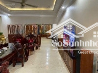 bán nhà đẹp kẻ tạnh trung tâm giang biên, 3 bước chân ra hồ điều hoà. nhà đẹp long lanh