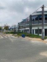 cc bán gấp khu nhà ở oasis city, tp.bến cát, lô góc 2 mặt tiền, có chỗ để ô tô, giá chỉ hơn tỷ