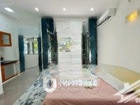 siêu phẩm studio ban công lớn,full nội thất, bãi xe rộng gần chợ bàn cờ