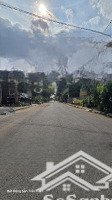 măt tiền kinh doanh, ngay trường học cấp 1,2. nền 2 mặt tiền trước sau, xây dựng tự do